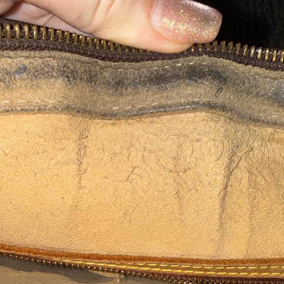 Louis Vuitton Monogram Looping - Picture 6 of 16